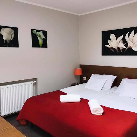 Astral Apart otel Raszyn Dış mekan fotoğraf