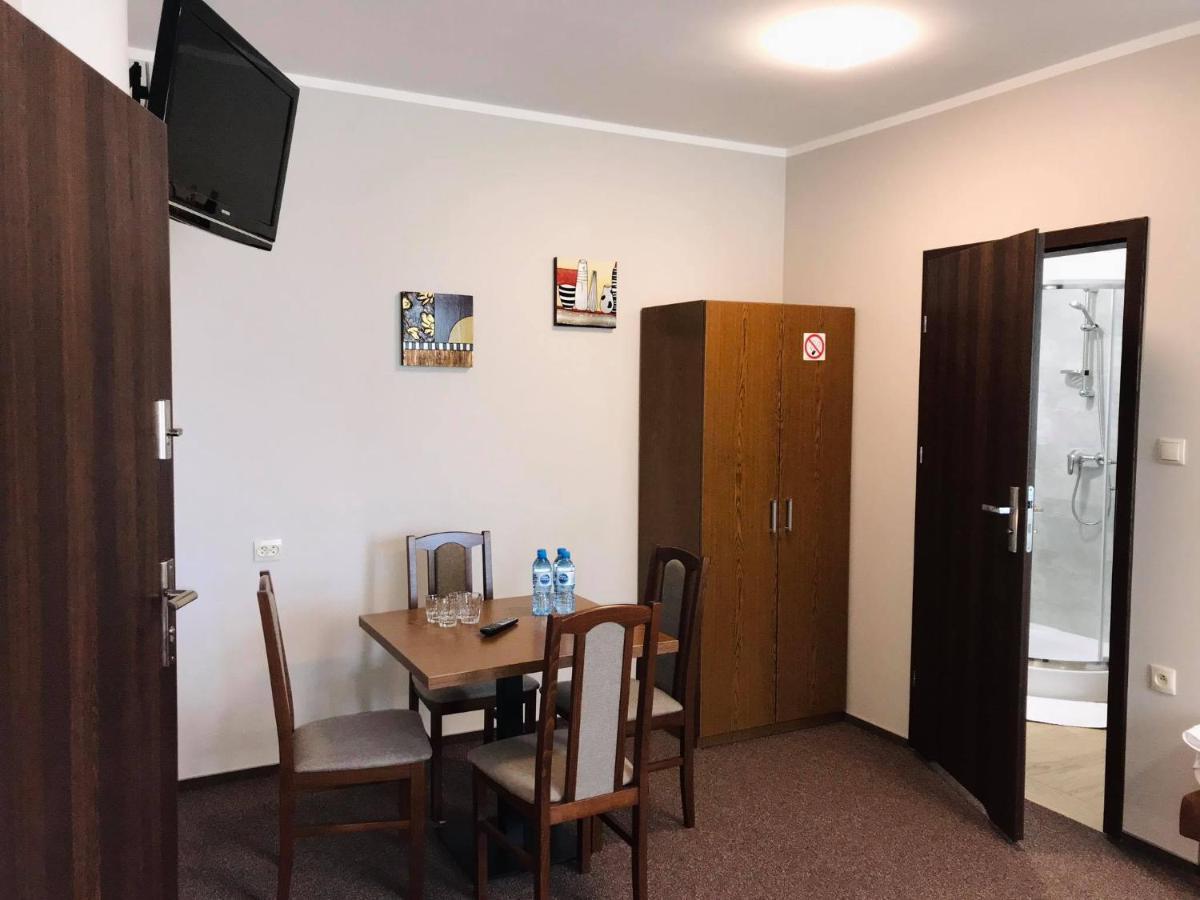 Astral Apart otel Raszyn Dış mekan fotoğraf