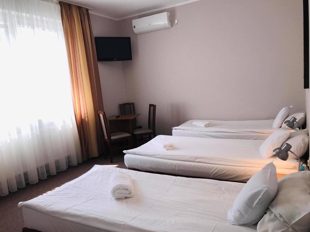 Astral Apart otel Raszyn Dış mekan fotoğraf