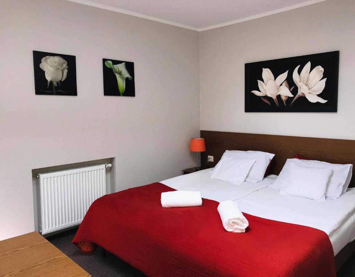 Astral Apart otel Raszyn Dış mekan fotoğraf