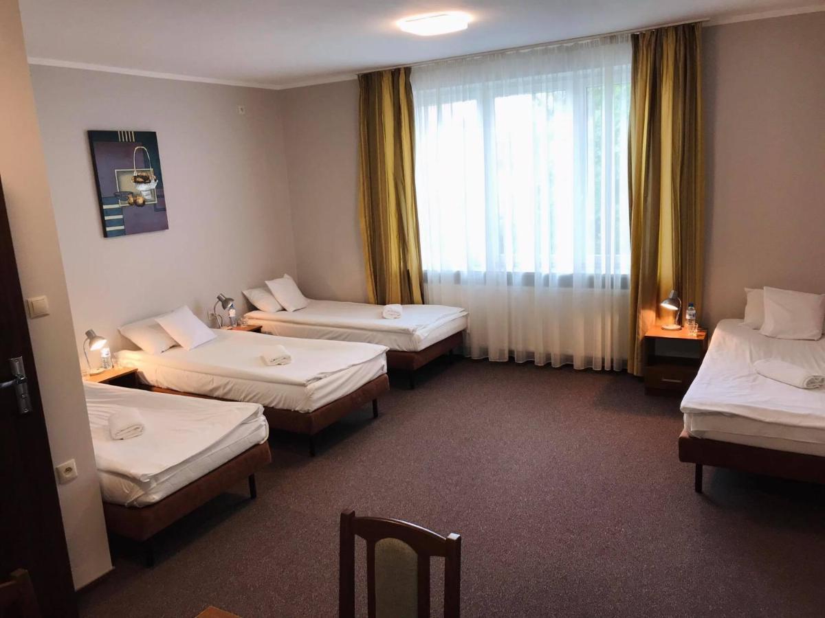 Astral Apart otel Raszyn Dış mekan fotoğraf