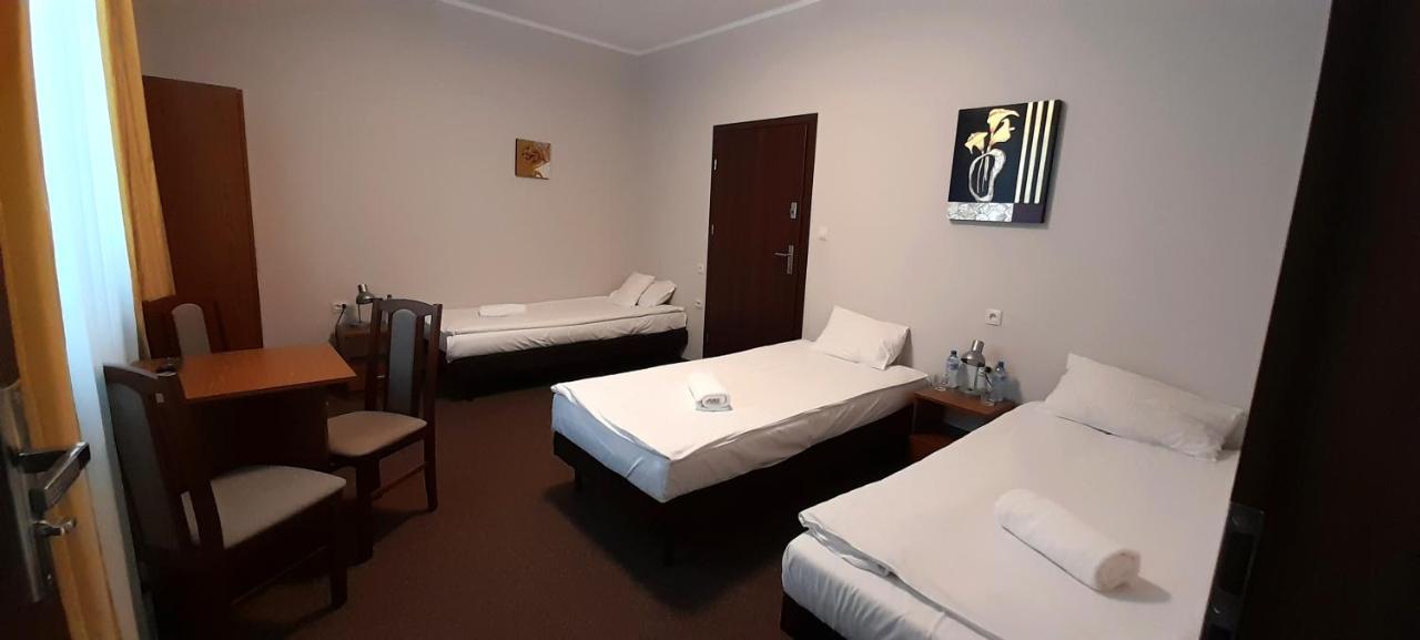 Astral Apart otel Raszyn Dış mekan fotoğraf
