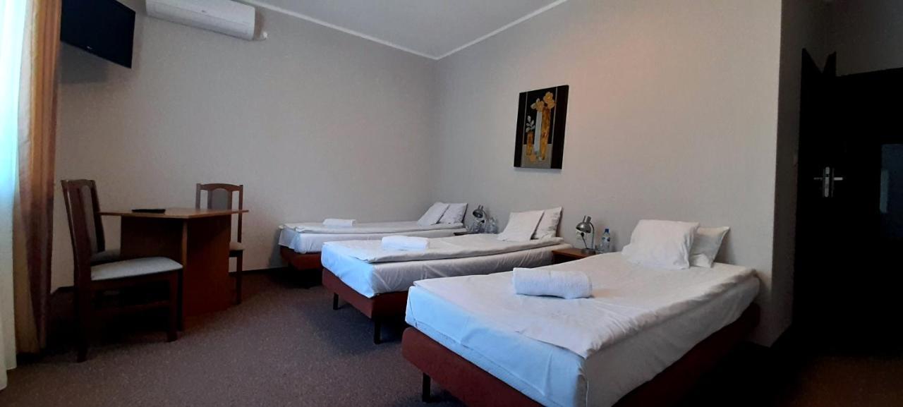 Astral Apart otel Raszyn Dış mekan fotoğraf