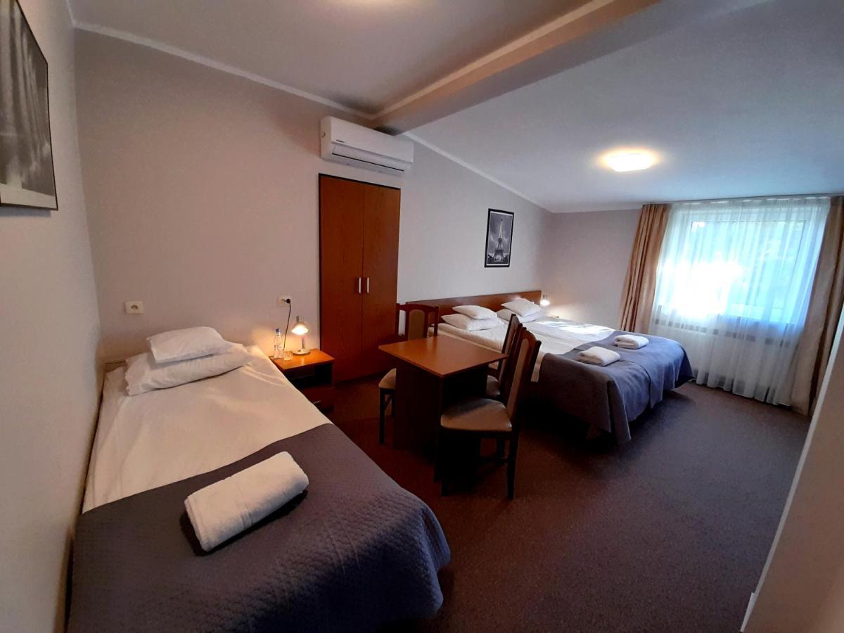 Astral Apart otel Raszyn Dış mekan fotoğraf
