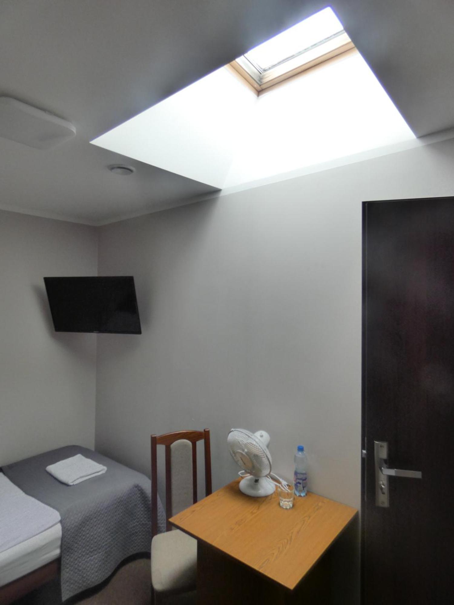 Astral Apart otel Raszyn Dış mekan fotoğraf